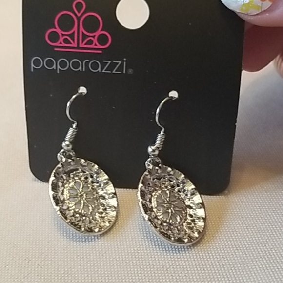 Earrings - Picture 2 of 3